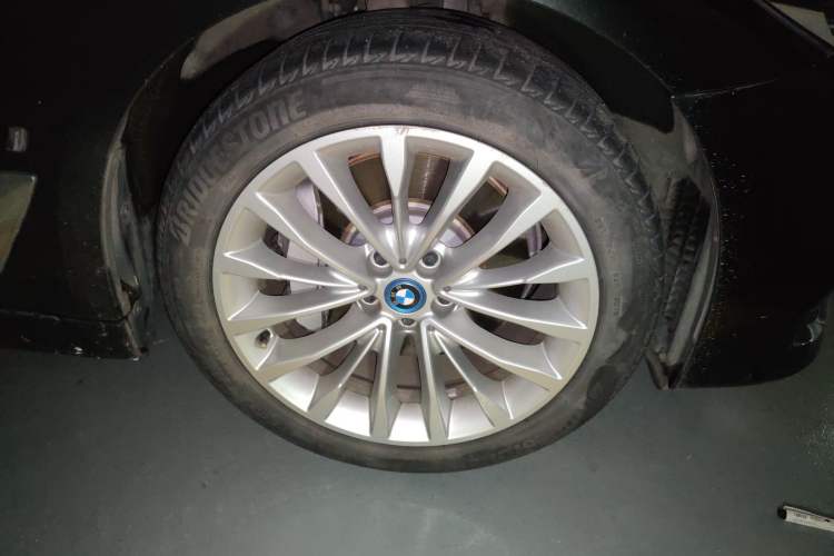Used BMW 5 Series New Energy 2019 530Le Luxury Package Right Front Wheel Hub