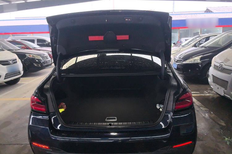 Used BMW 5 Series New Energy 2022 Restyled 535Le M Sport Package Trunk