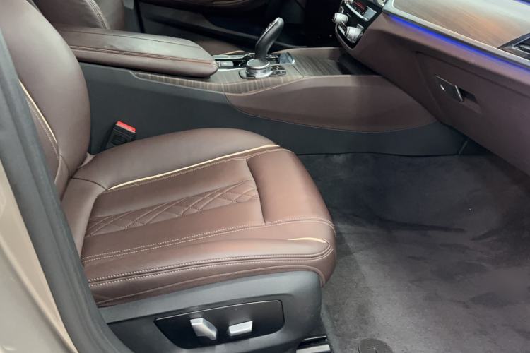 Used BMW 5 Series New Energy 2019 530Le Luxury Package Right Front Seat
