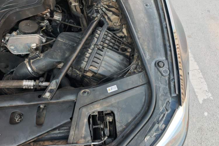 Used BMW 5 Series New Energy 2015 530Le Engine Bay Left