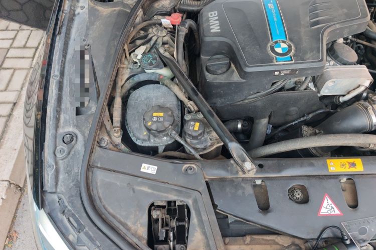 Used BMW 5 Series New Energy 2015 530Le Engine Bay Right