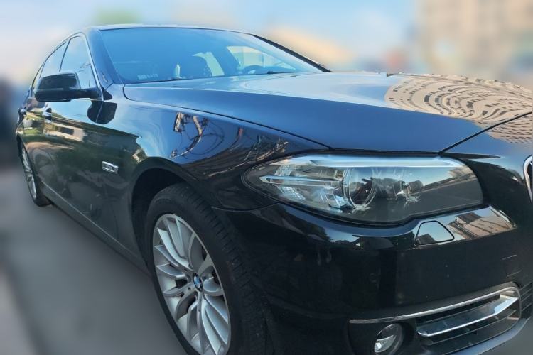 Used BMW 5 Series New Energy 2015 530Le Front Right 45 Deg