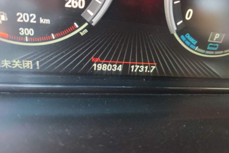 Used BMW 5 Series New Energy 2015 530Le Odometer Close Up