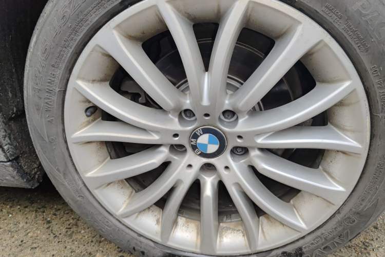 Used BMW 5 Series New Energy 2015 530Le Right Front Wheel Hub