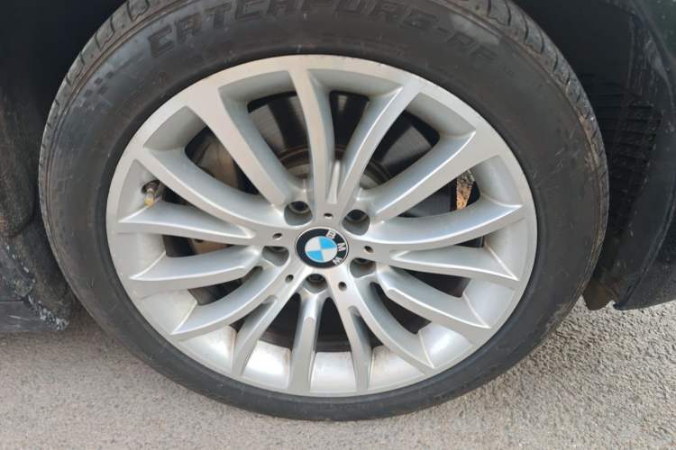 Used BMW 5 Series New Energy 2015 530Le Right Front Wheel Hub