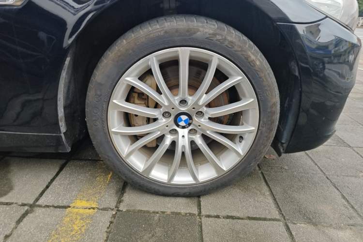 Used BMW 5 Series New Energy 2015 530Le Right Front Wheel Hub