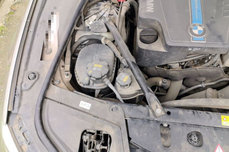 Used BMW 5 Series New Energy 2015 530Le Engine Bay Right
