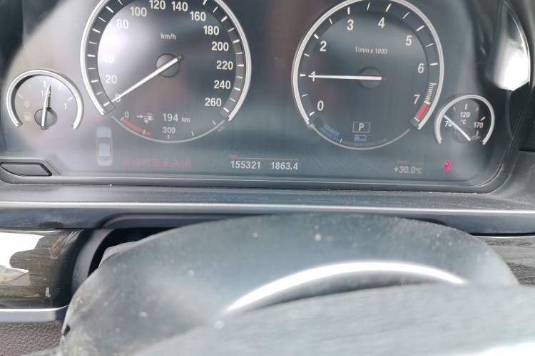 Used BMW 5 Series New Energy 2015 530Le Odometer Close Up