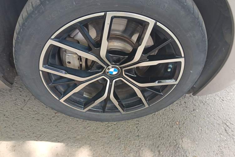 Used BMW 5 Series New Energy 2015 530Le Right Front Wheel Hub