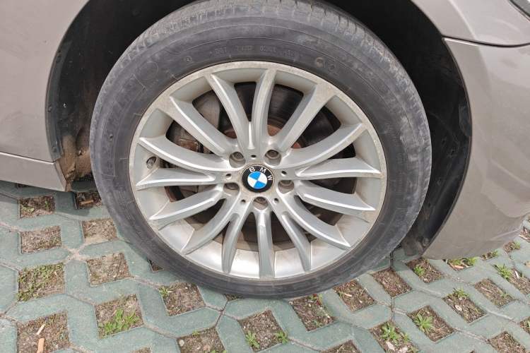 Used BMW 5 Series New Energy 2015 530Le Right Front Wheel Hub