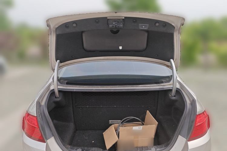 Used BMW 5 Series New Energy 2015 530Le Trunk