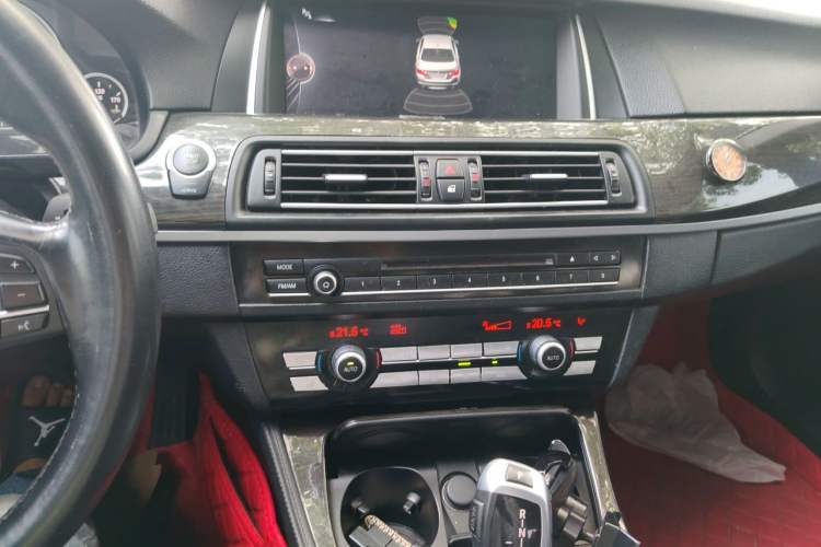 Used BMW 5 Series New Energy 2015 530Le Audio And AC Panel