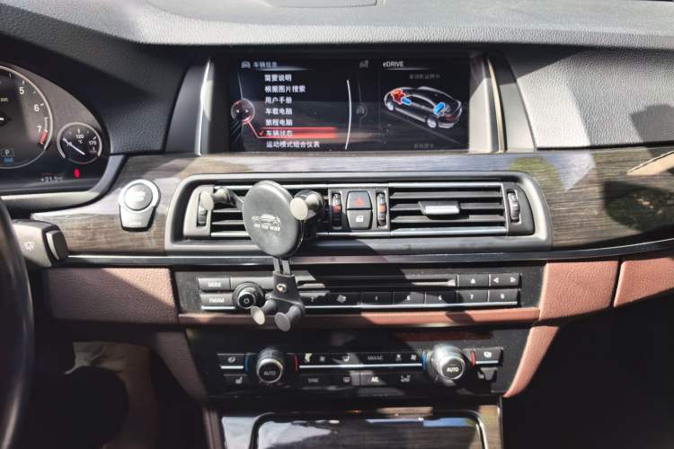 Used BMW 5 Series New Energy 2015 530Le Audio And AC Panel