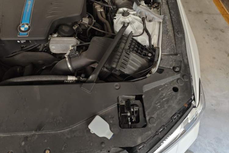 Used BMW 5 Series New Energy 2015 530Le Engine Bay Left