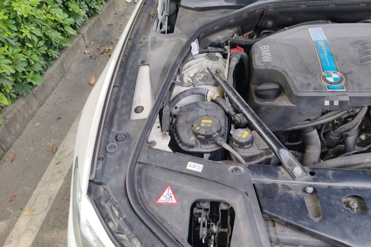 Used BMW 5 Series New Energy 2015 530Le Engine Bay Right