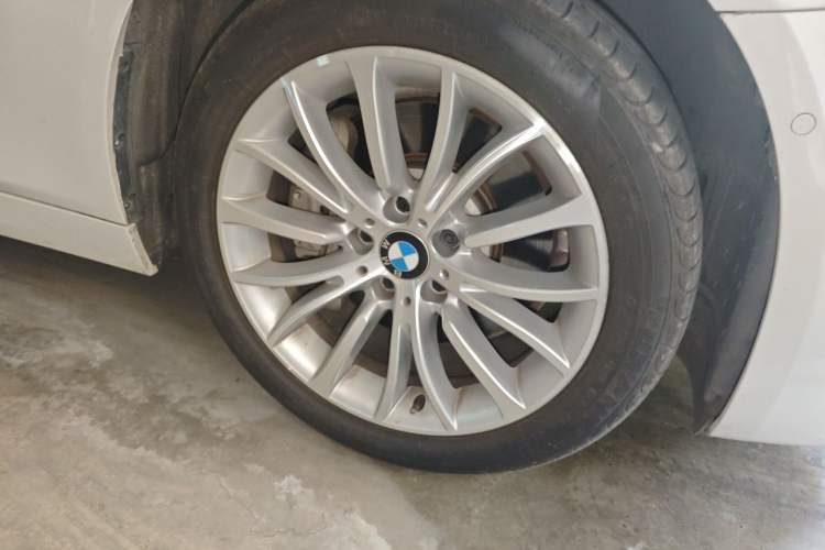 Used BMW 5 Series New Energy 2015 530Le Right Front Wheel Hub