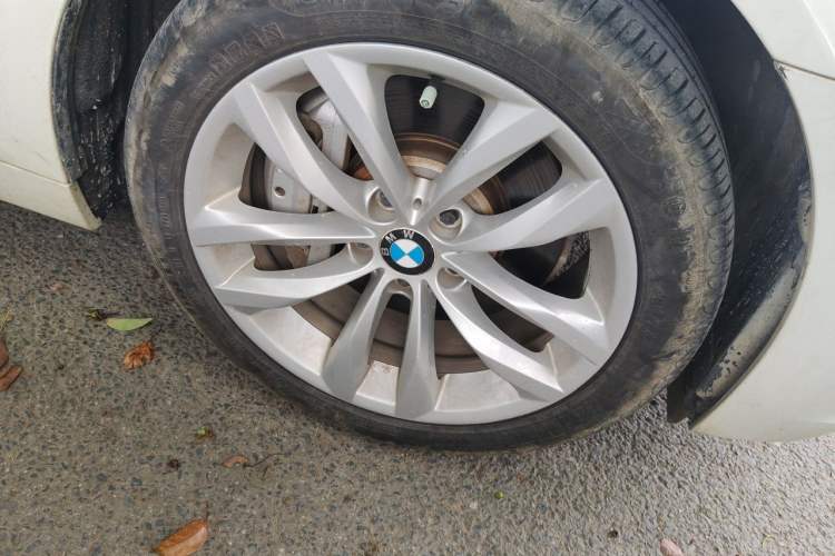 Used BMW 5 Series New Energy 2015 530Le Right Front Wheel Hub