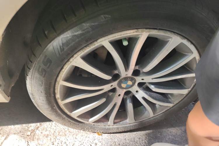 Used BMW 5 Series New Energy 2015 530Le Right Front Wheel Hub