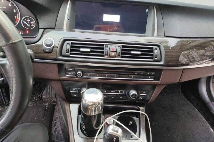 Used BMW 5 Series New Energy 2015 530Le Audio And AC Panel