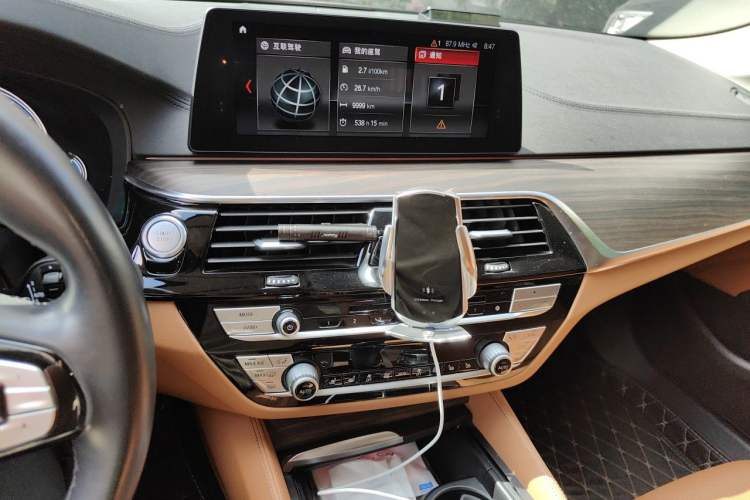 Used BMW 5 Series New Energy 2018 530Le Luxury Package Audio And AC Panel