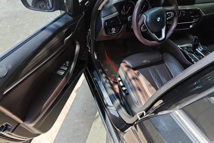 Used BMW 5 Series New Energy 2018 530Le Luxury Package Driver Seat