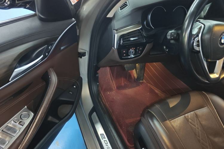 Used BMW 5 Series New Energy 2018 530Le Luxury Package Driver Seat