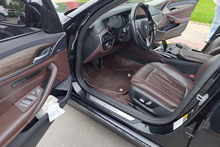 Used BMW 5 Series New Energy 2018 530Le Luxury Package Driver Seat
