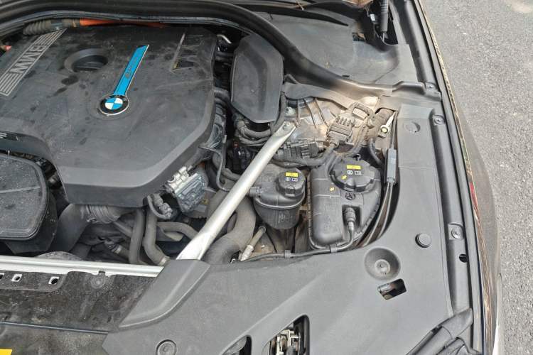 Used BMW 5 Series New Energy 2018 530Le Luxury Package Engine Bay Left