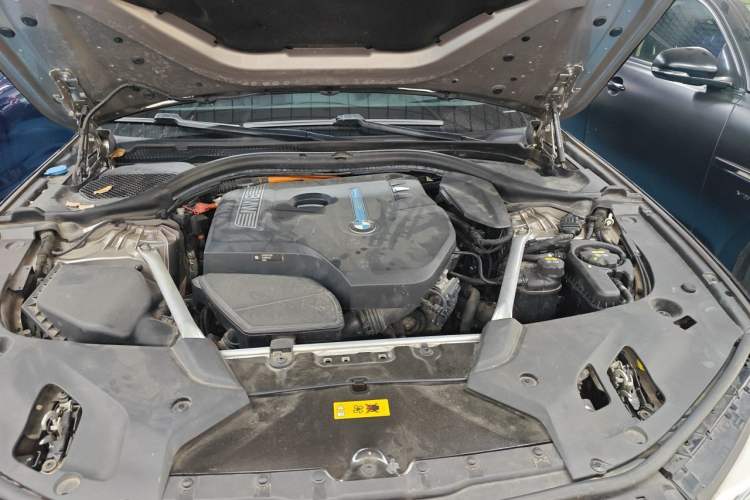 Used BMW 5 Series New Energy 2018 530Le Luxury Package Engine Bay Left
