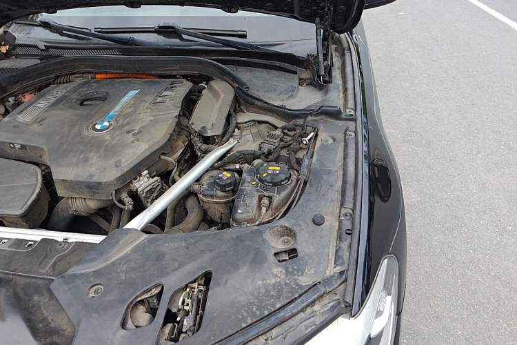 Used BMW 5 Series New Energy 2018 530Le Luxury Package Engine Bay Left