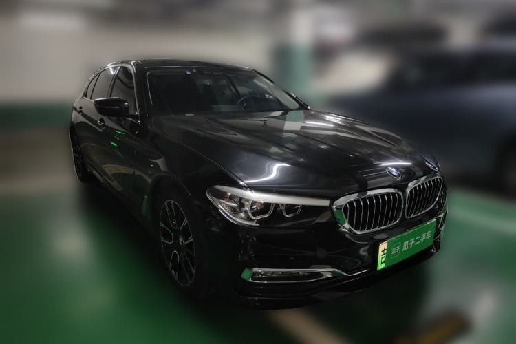 Used BMW 5 Series New Energy 2018 530Le Luxury Package Front Right 45 Deg