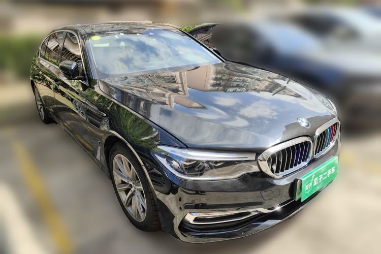 Used BMW 5 Series New Energy 2018 530Le Luxury Package Front Right 45 Deg