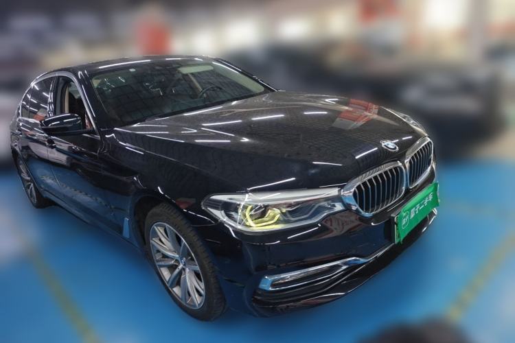 Used BMW 5 Series New Energy 2018 530Le Luxury Package Front Right 45 Deg