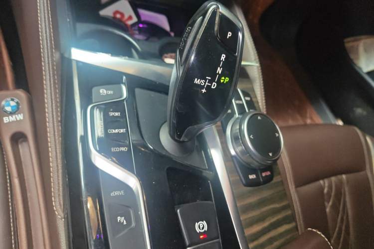 Used BMW 5 Series New Energy 2018 530Le Luxury Package Gear Lever