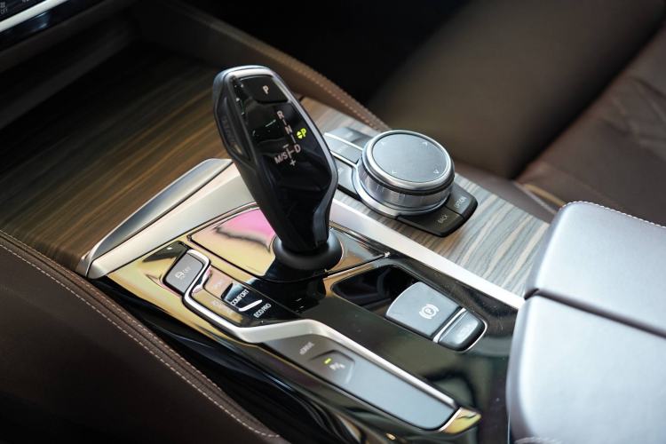 Used BMW 5 Series New Energy 2018 530Le Luxury Package Gear Lever