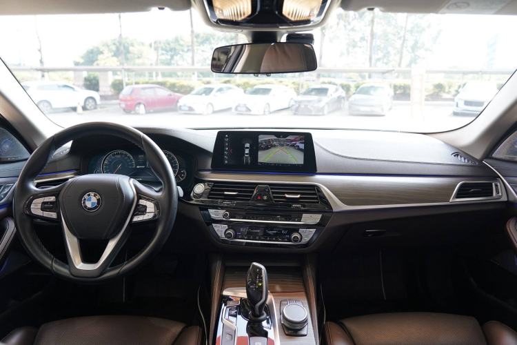 Used BMW 5 Series New Energy 2018 530Le Luxury Package Interior 1