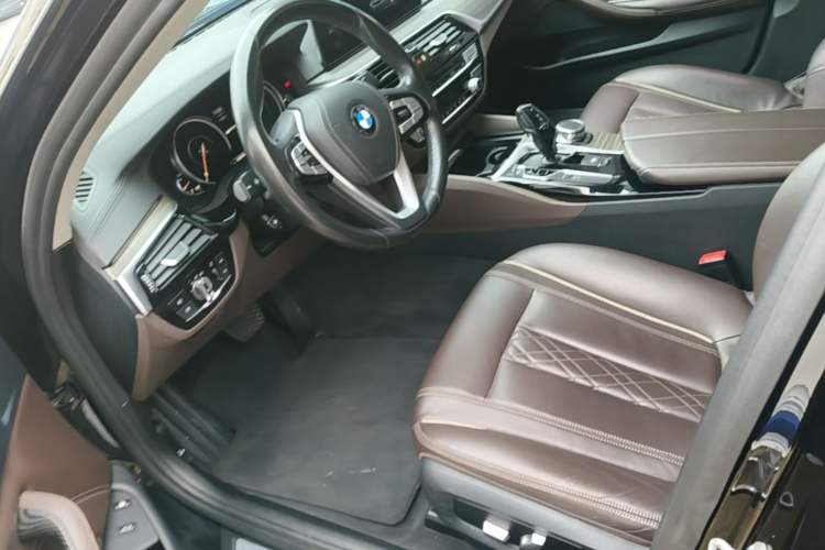 Used BMW 5 Series New Energy 2018 530Le Luxury Package Left Front Seat