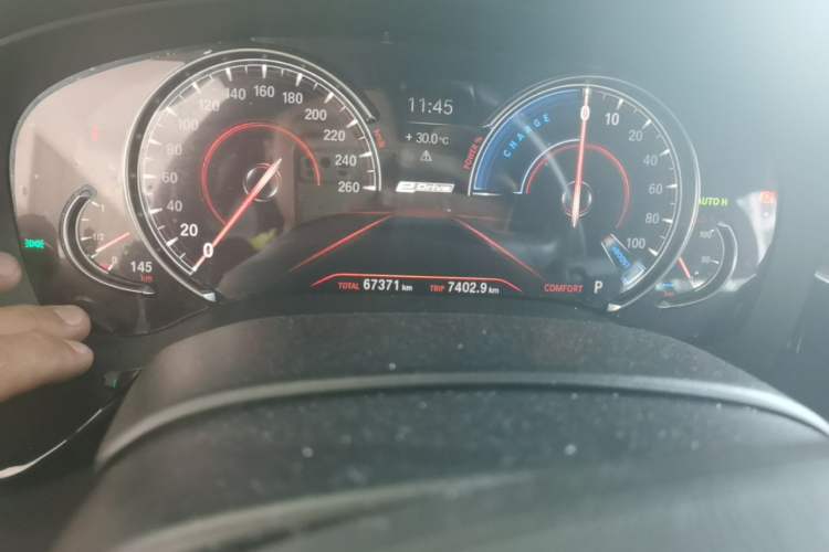 Used BMW 5 Series New Energy 2018 530Le Luxury Package Odometer Close Up