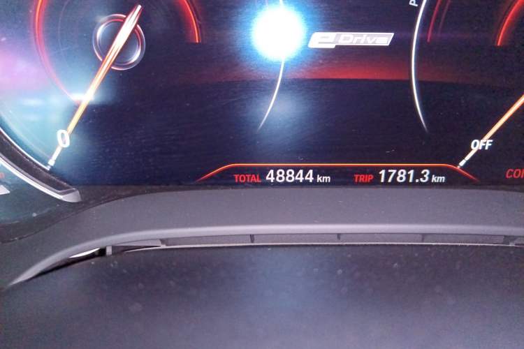 Used BMW 5 Series New Energy 2018 530Le Luxury Package Odometer Close Up
