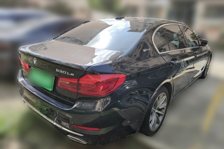 Used BMW 5 Series New Energy 2018 530Le Luxury Package Rear Right 45 Deg