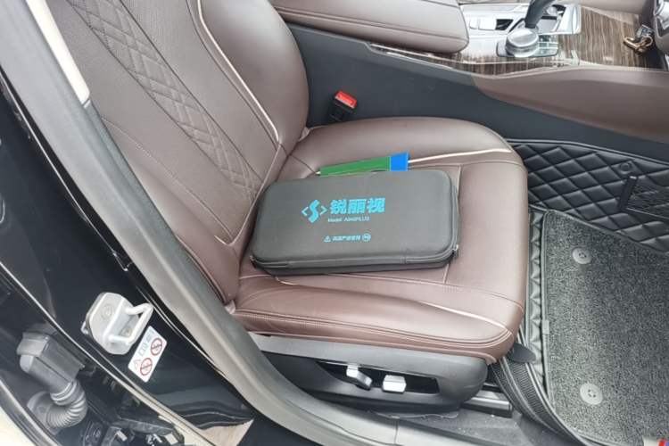 Used BMW 5 Series New Energy  Right Front Seat