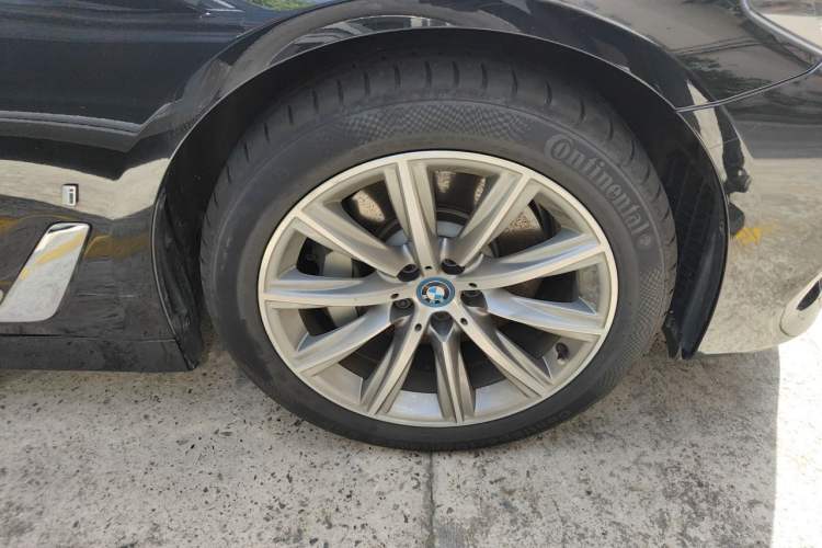 Used BMW 5 Series New Energy 2018 530Le Luxury Package Right Front Wheel Hub