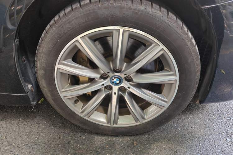 Used BMW 5 Series New Energy 2018 530Le Luxury Package Right Front Wheel Hub