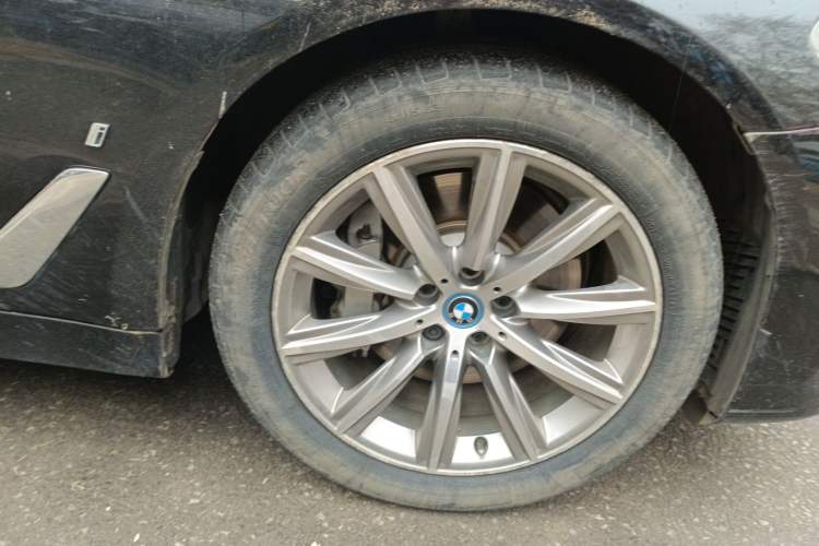 Used BMW 5 Series New Energy 2018 530Le Luxury Package Right Front Wheel Hub