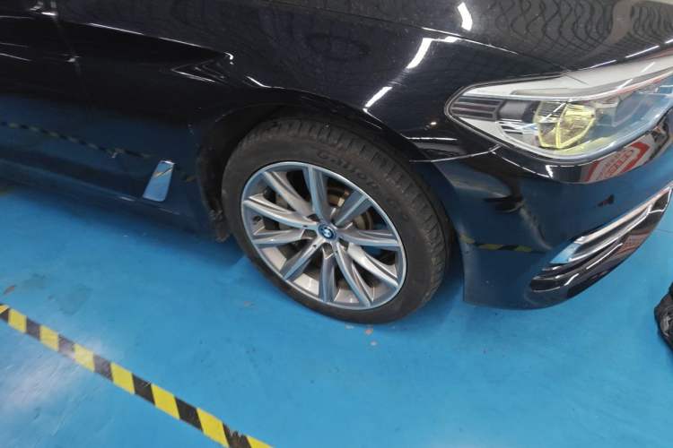 Used BMW 5 Series New Energy 2018 530Le Luxury Package Right Front Wheel Hub