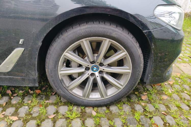 Used BMW 5 Series New Energy 2018 530Le Luxury Package Right Front Wheel Hub