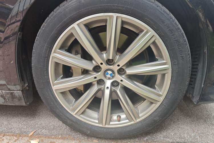 Used BMW 5 Series New Energy 2018 530Le Luxury Package Right Front Wheel Hub