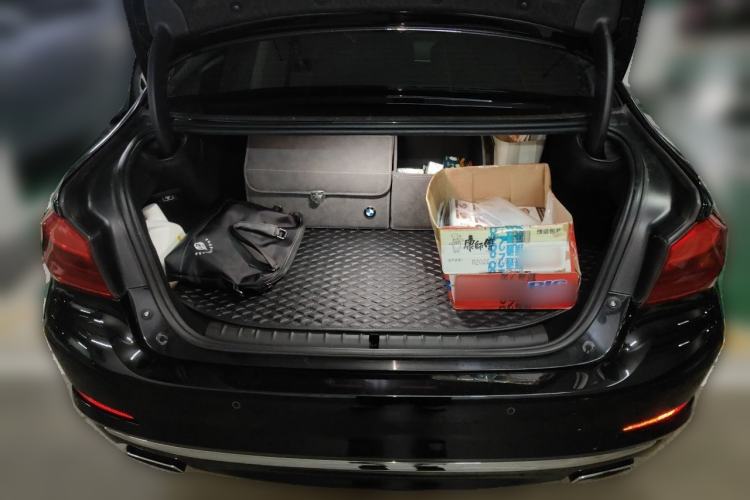 Used BMW 5 Series New Energy 2018 530Le Luxury Package Trunk