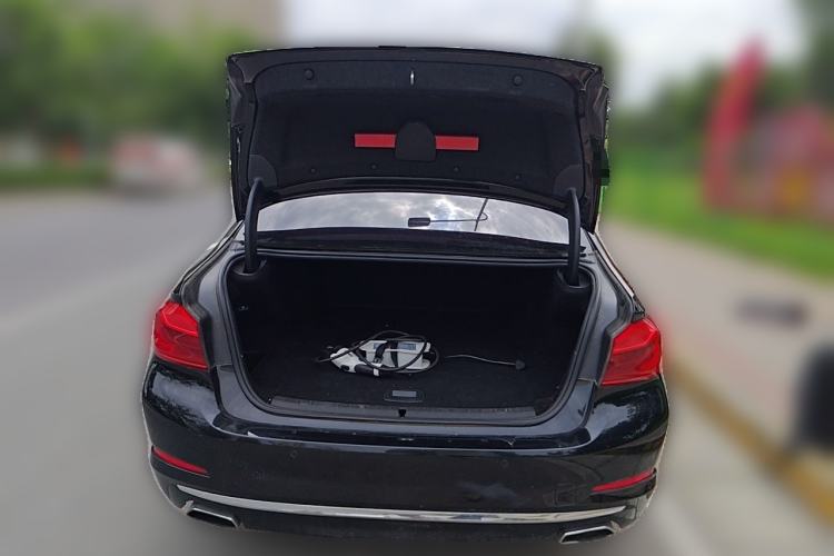 Used BMW 5 Series New Energy 2018 530Le Luxury Package Trunk