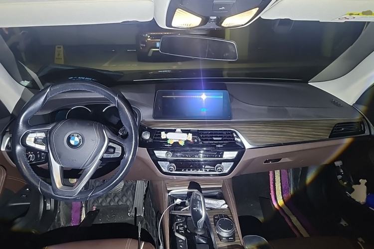 Used BMW 5 Series New Energy 2018 530Le Luxury Package Center Console